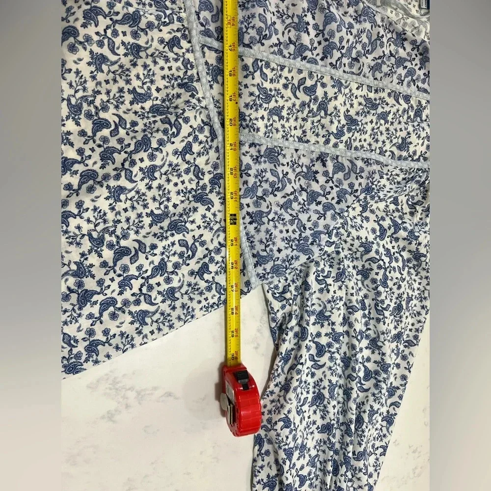 Old Navy Floral Blue and White Blouse - Picture 11 of 13